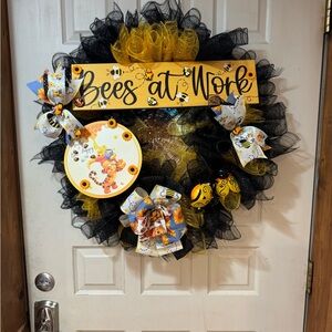 30x30 deck mesh summer bee wreath